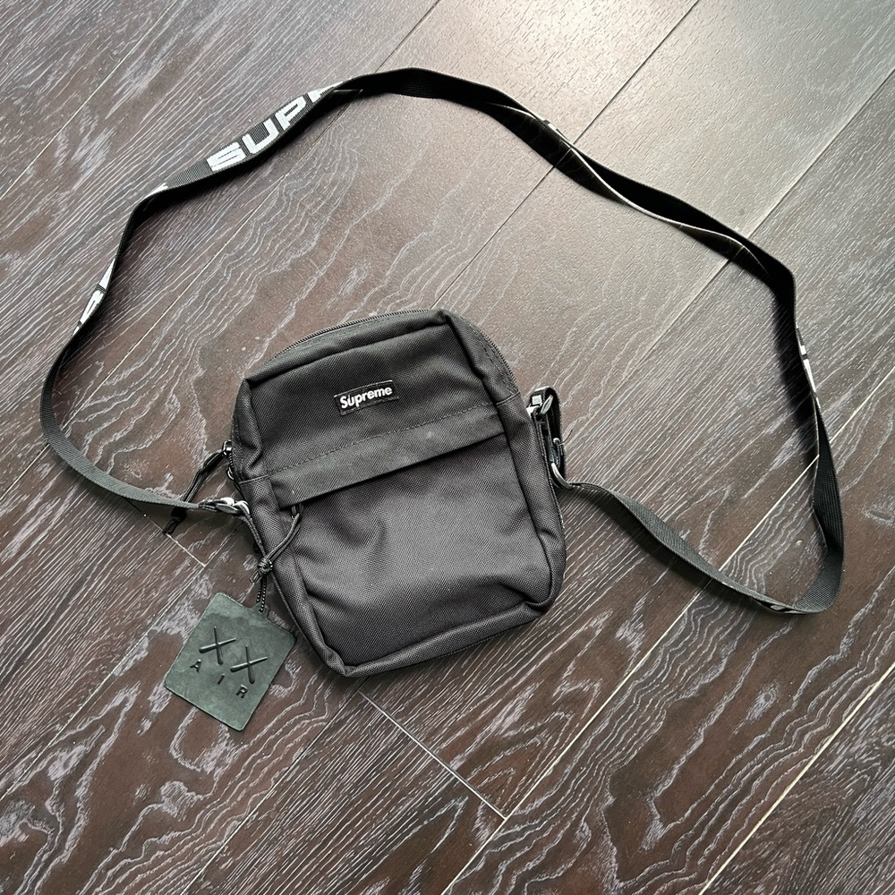 Supreme SS18 Shoulder Bag Pouch Cordura Black